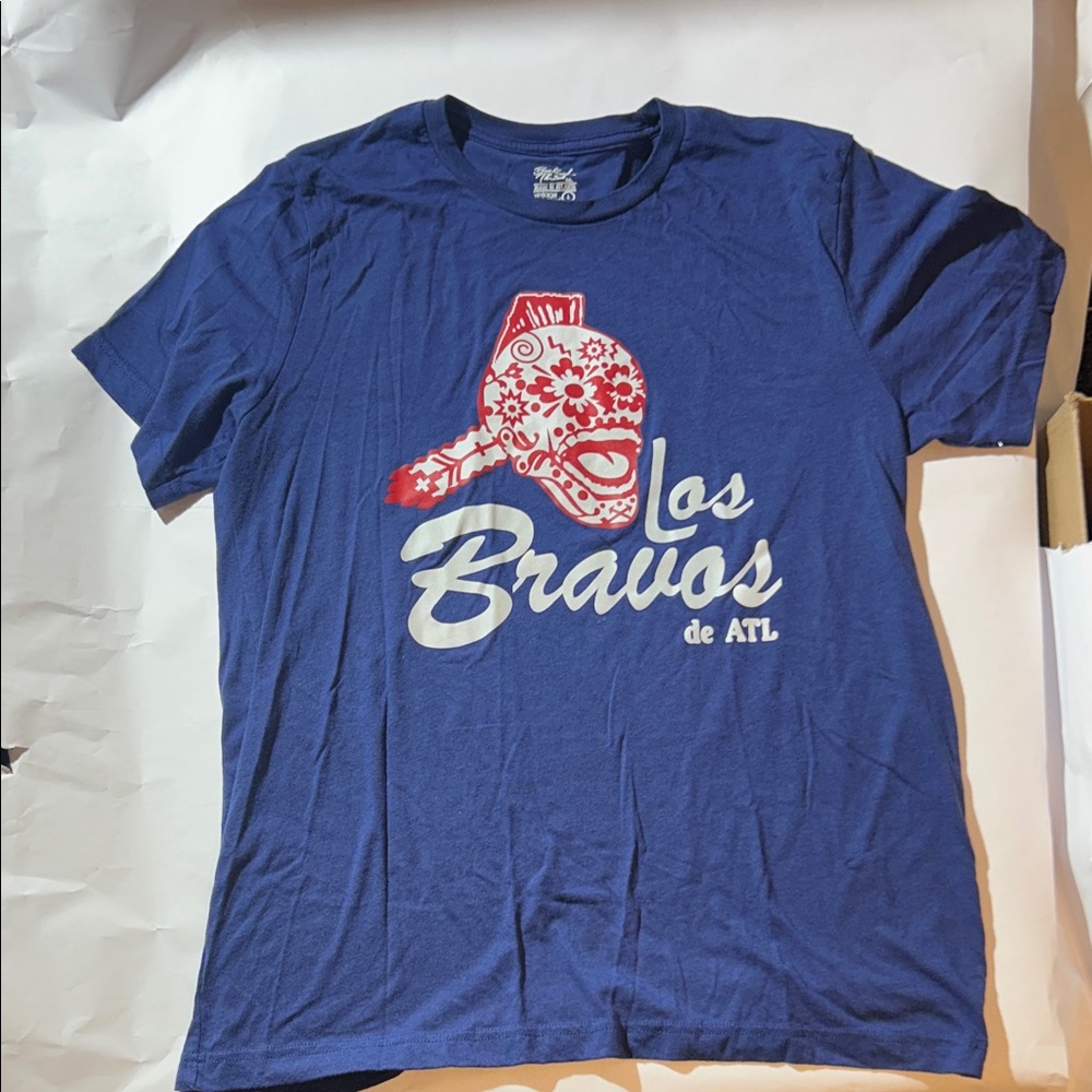 Atlanta Braves Los Bravos de ATL Navy Blue Graphic T-Shirt